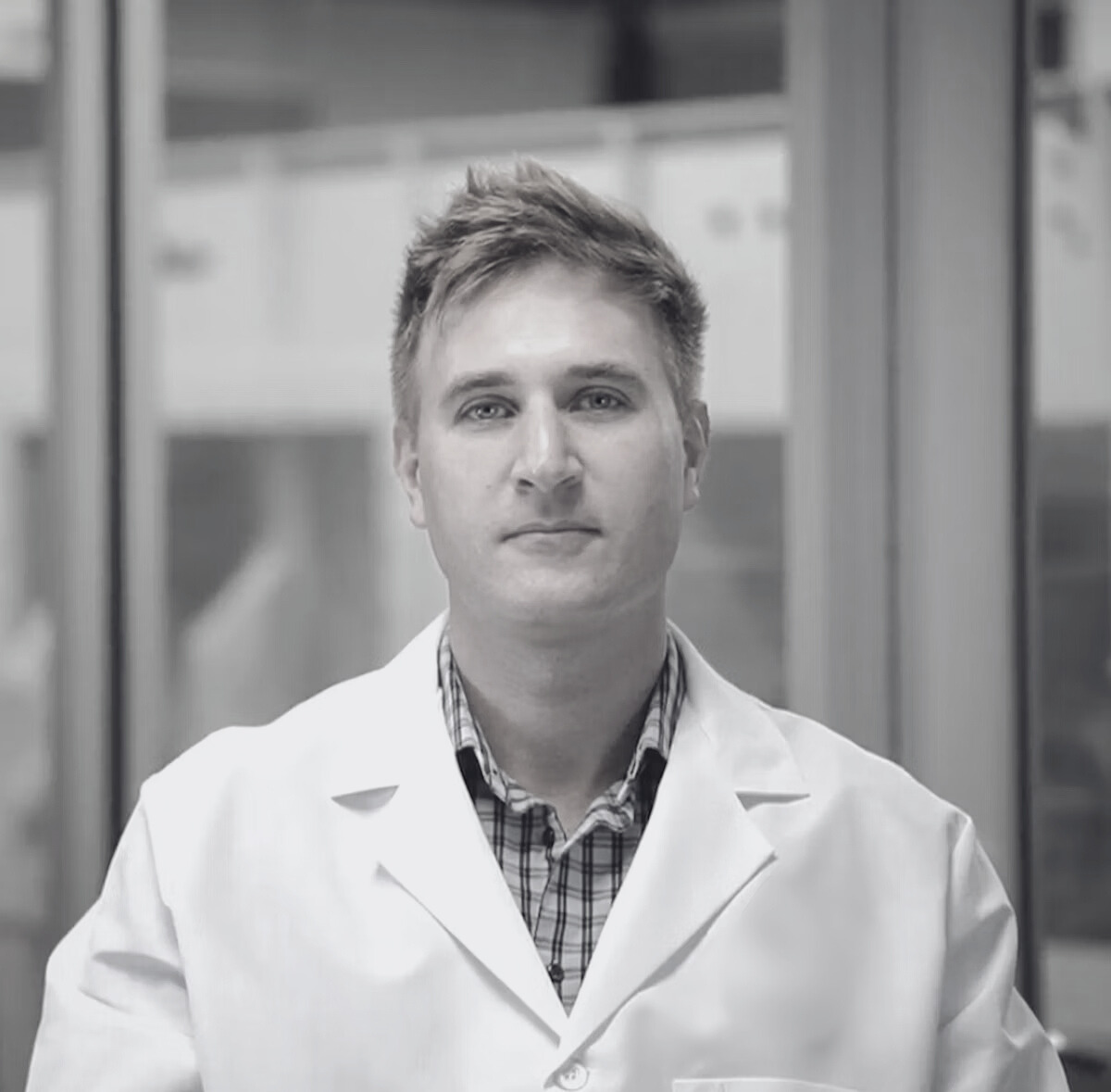 Dr Jordan Plews
